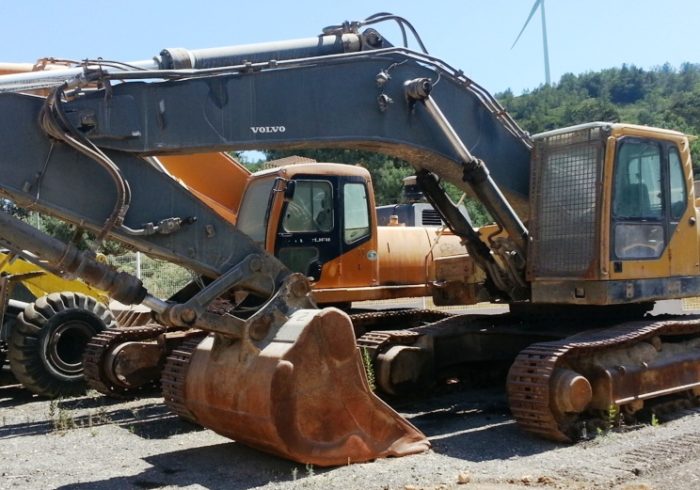 Escavadora Volvo EC460, 2003
