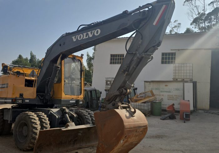 Escavadora de rodas Volvo EW150C - 1997