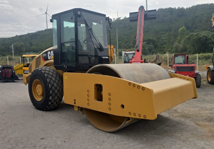 Compactador Caterpillar CS76 - 2012