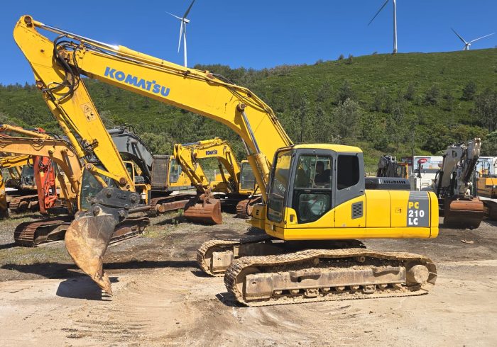 Escavadora Komatsu PC210 LC-7 - 2004